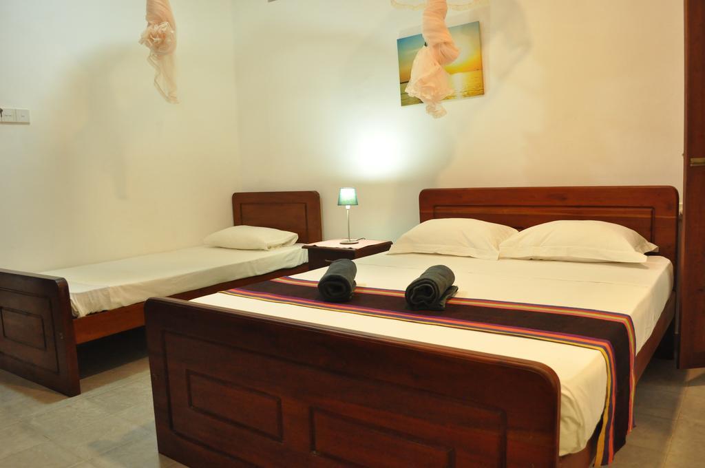 Dions Guest House Negombo Exterior photo